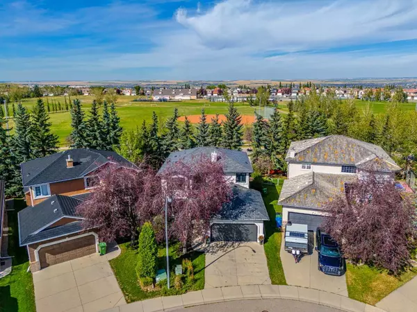 Calgary, AB T3A 5P1,50 Hampstead CIR NW