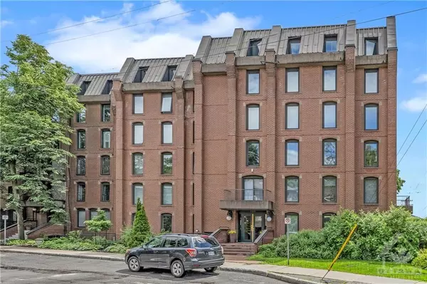 100 RIDEAU TER #7, New Edinburgh - Lindenlea, ON K1M 0Z2