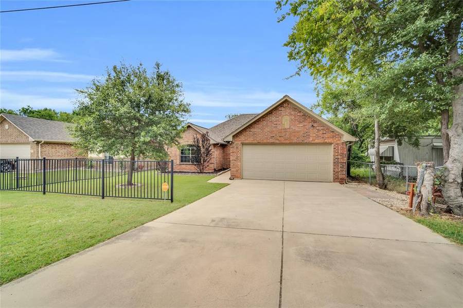 311 W 5th Street, Kennedale, TX 76060