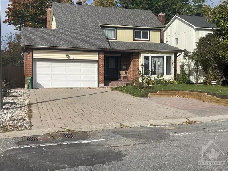 232 EQUESTRIAN DR #B, Kanata, ON K2M 1A4