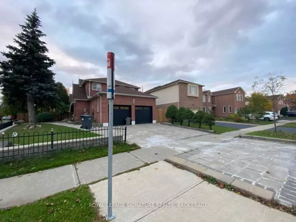 Mississauga, ON L5N 5W2,6189 Osprey BLVD