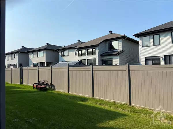 Stittsville - Munster - Richmond, ON K2S 2P9,897 BECKTON HTS