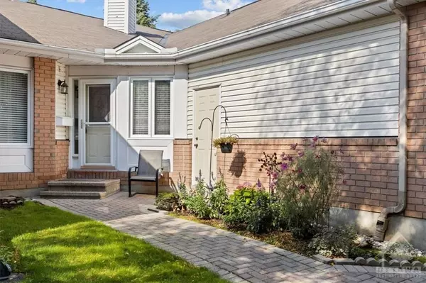 Stittsville - Munster - Richmond, ON K2S 1L3,7 RIVER OAKS CT