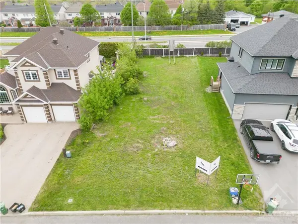 Ottawa, ON K1W 1C1,6074-6078 BUTTONFIELD PL