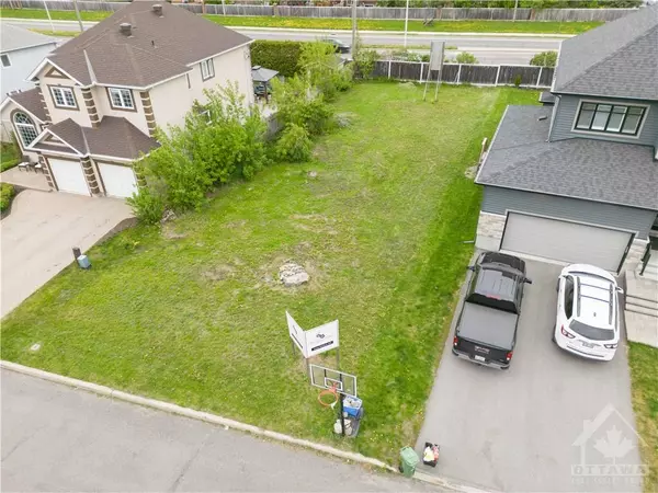 Ottawa, ON K1W 1C1,6074-6078 BUTTONFIELD PL