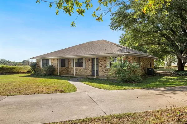 Mineola, TX 75773,165 County Road 2754