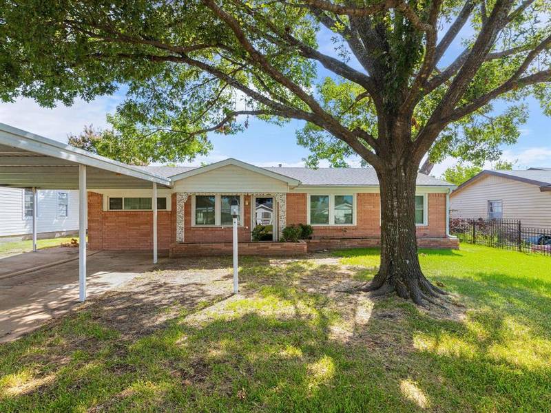 120 Highland Drive, Ennis, TX 75119