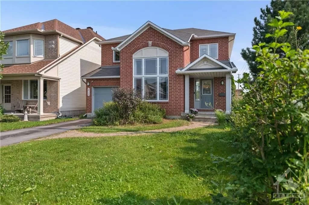 Barrhaven, ON K2G 7B1,212 WILLOW CREEK CIR