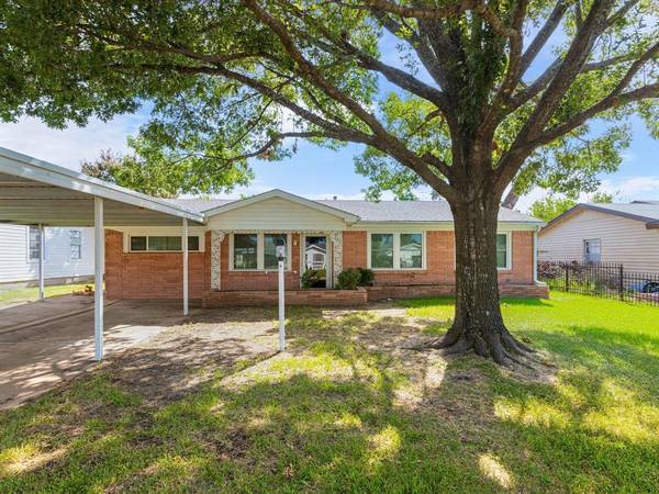 120 Highland Drive,  Ennis,  TX 75119