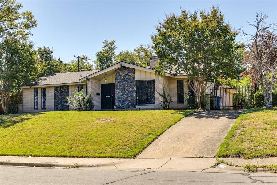 2504 Magna Vista Drive, Dallas, TX 75216