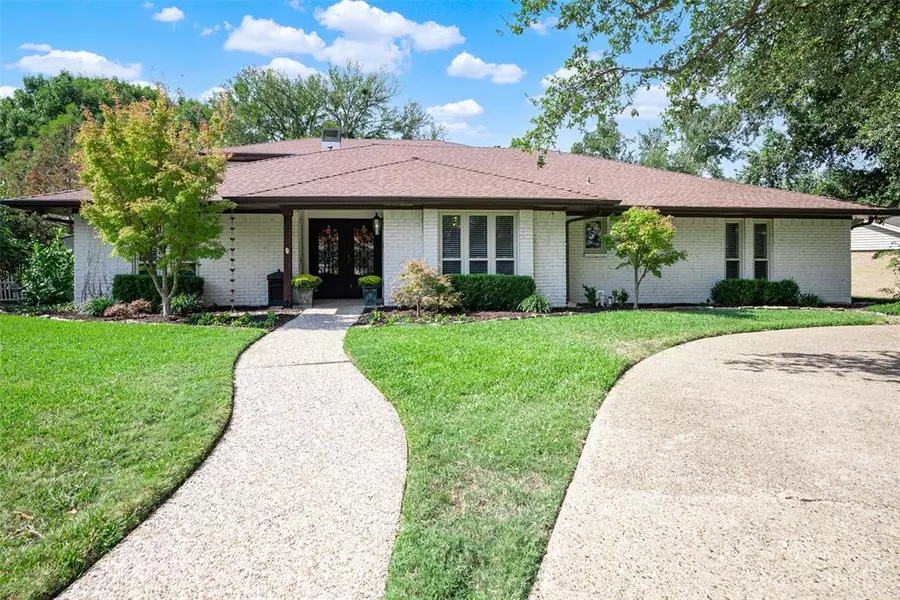 3334 Rolling Knoll Drive, Farmers Branch, TX 75234