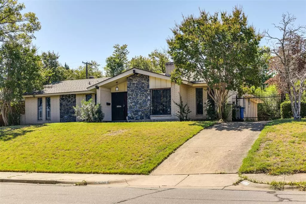 Dallas, TX 75216,2504 Magna Vista Drive