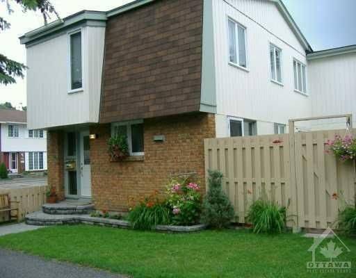 2063 JASMINE CRES #63, Beacon Hill North - South And Area, ON K1J 7W2