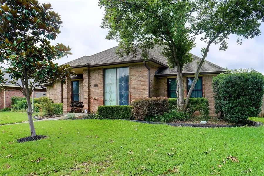 2002 Greenstone Trail, Carrollton, TX 75010