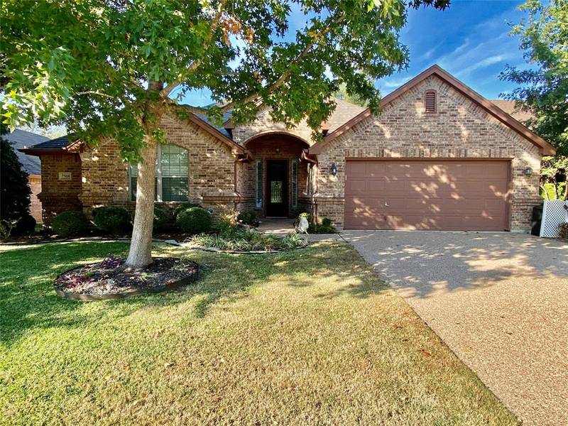 7508 Heights View Drive, Benbrook, TX 76126