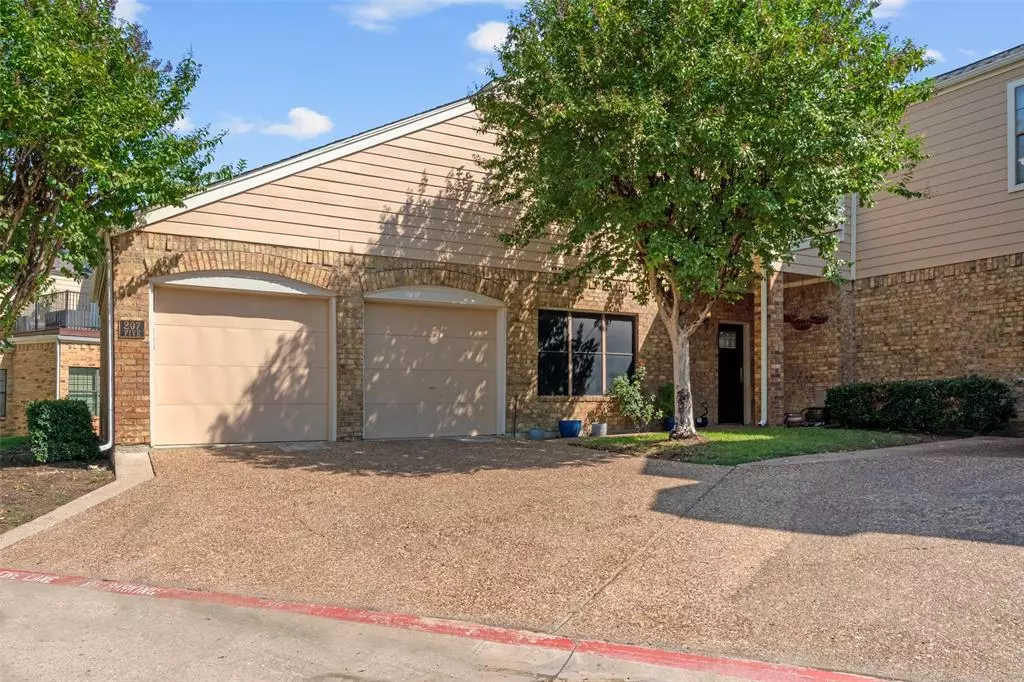 Irving, TX 75063,207 Cimarron Trail #5