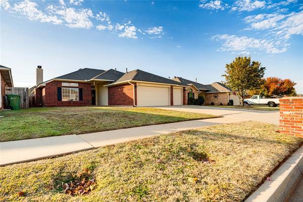 400 Sunrise Drive, Yukon, OK 73099