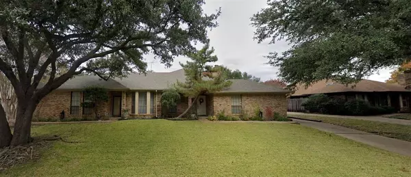 5742 Ledgestone Drive, Fort Worth, TX 76132