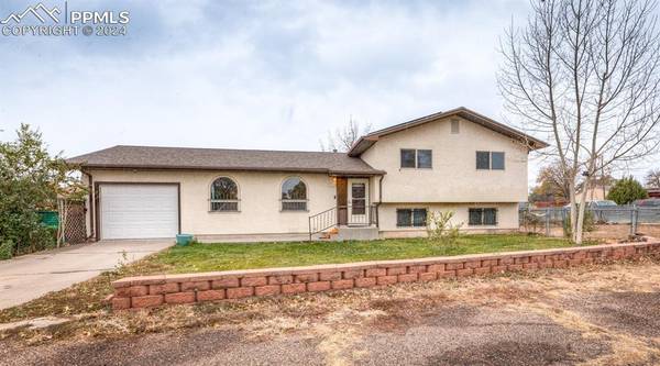 2214 W 15th ST, Pueblo, CO 81003