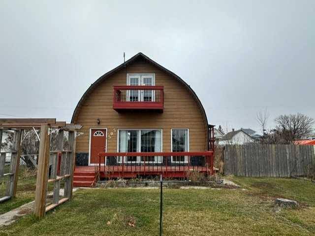 Hanna, AB T0J 1P0,307 3 AVE West