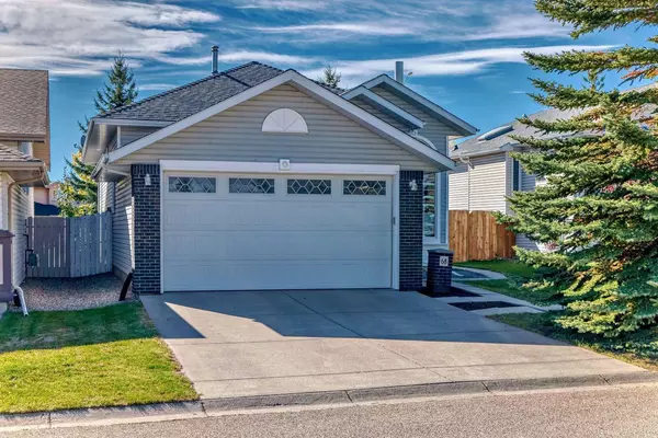 68 Citadel Pass CRES NW,  Calgary,  AB T3G 3V2