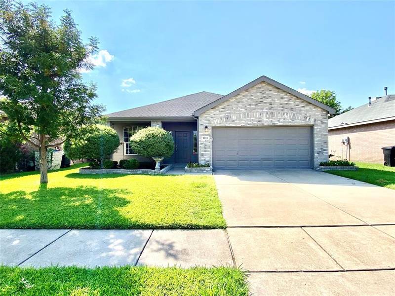 1041 Harriman Drive, Saginaw, TX 76131