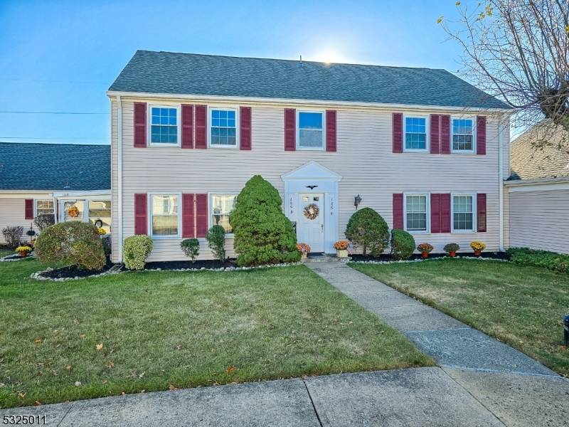 186N Rossmoor Dr, Monroe Twp., NJ 08831