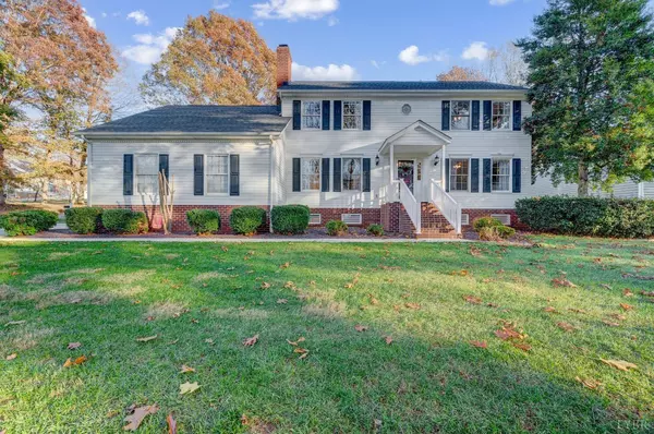 112 Fox Chase Lane, Forest, VA 24551