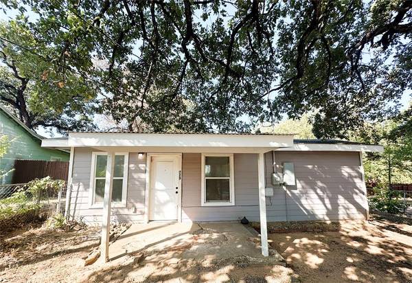 729 N Ruddell Street, Denton, TX 76209