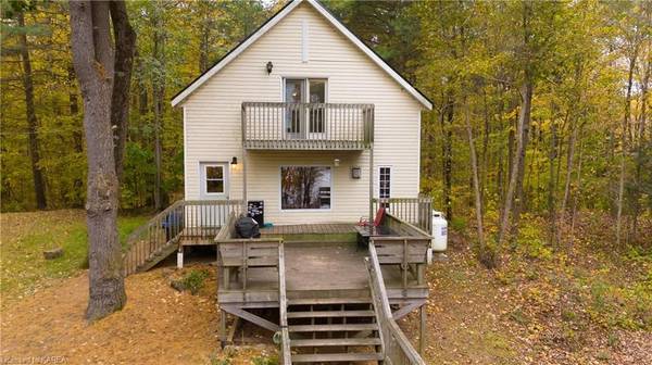 South Frontenac, ON K0H 1W0,1035 COZY RIDGE LN