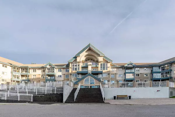 7239 Sierra Morena BLVD Southwest #211, Calgary, AB T3H 3L7