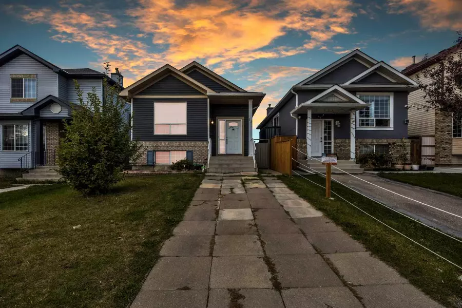 14 Saddlemont MNR Northeast, Calgary, AB T3J 4Z4