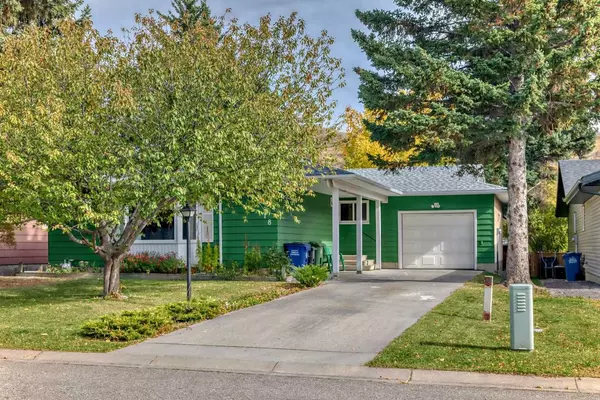 18 Cochrane CRES,  Cochrane,  AB T4C 1Z9