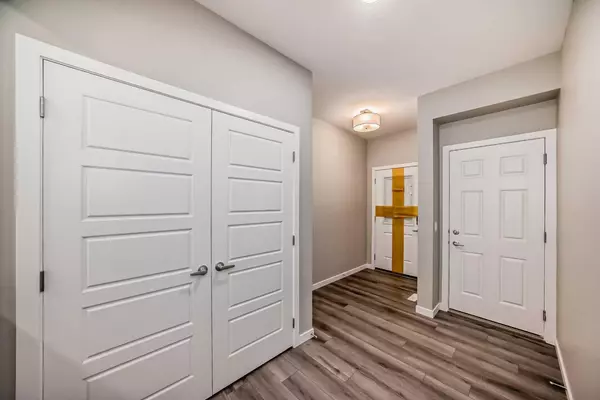 Calgary, AB T3J 5S2,297 Homestead CRES NE