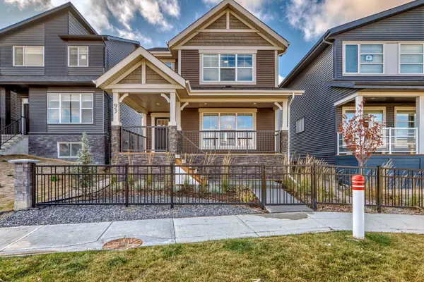 93 Edith Mews Northwest, Calgary, AB T3R 1Y7