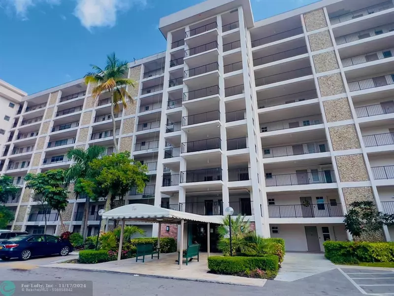 3150 N Palm Aire Dr  #307, Pompano Beach, FL 33069