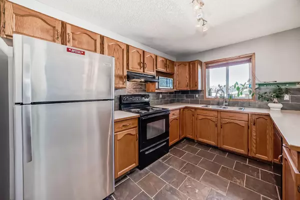 Cochrane, AB T4C1L9,34 West Boothby CRES