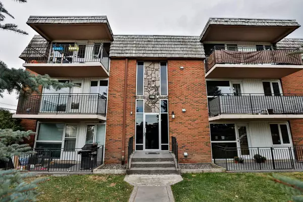 Lethbridge, AB T1K 3C2,1716 Henderson Lake BLVD S #204