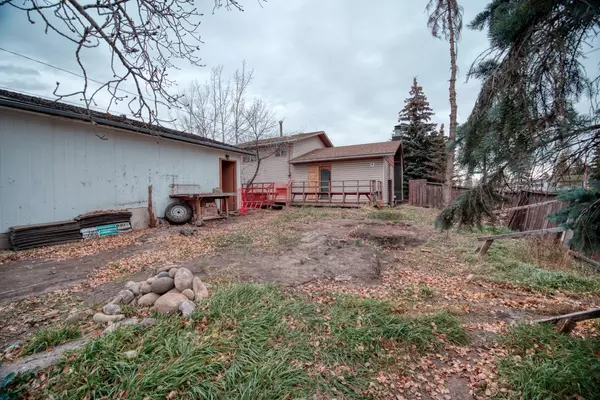 Calgary, AB T2A 2H9,1176 Penrith CRES SE