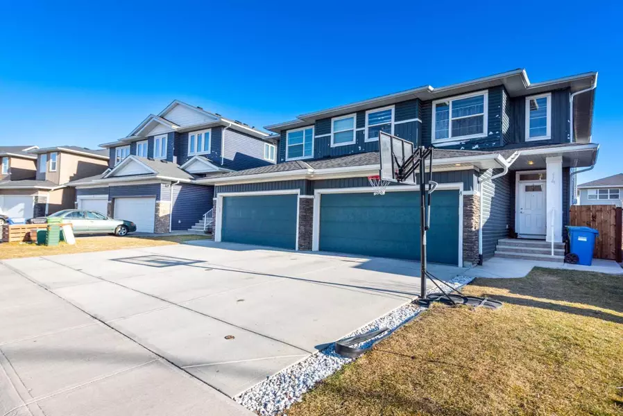 14 Redstone Mews NE, Calgary, AB T3N 1B5