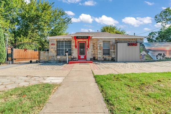 3704 Kimbo Road, Fort Worth, TX 76111