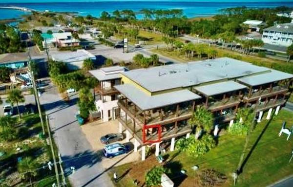 112 Franklin Blvd  # 201, St. George Island, FL 32328