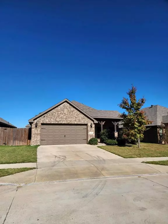 4136 Sweet Clover Lane, Fort Worth, TX 76036