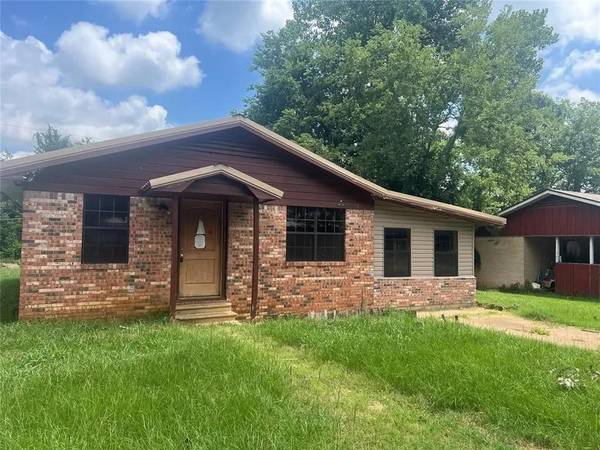 105 Rozy Lane, Idabel, OK 74745