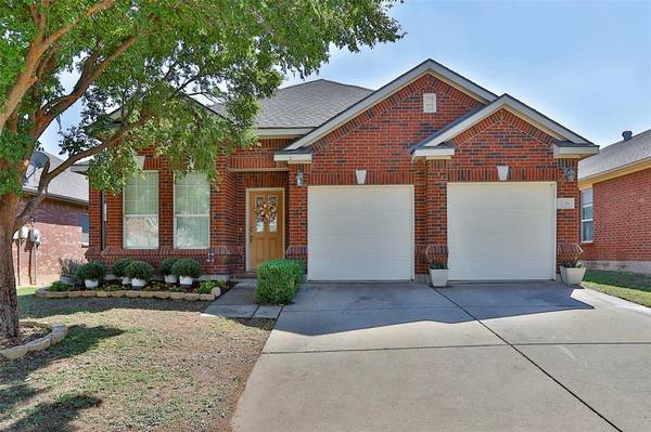 2316 Grand Rapids Drive,  Fort Worth,  TX 76177