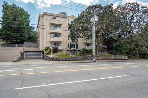 1361 Hillside Ave #404, Victoria, BC V8T 2B3