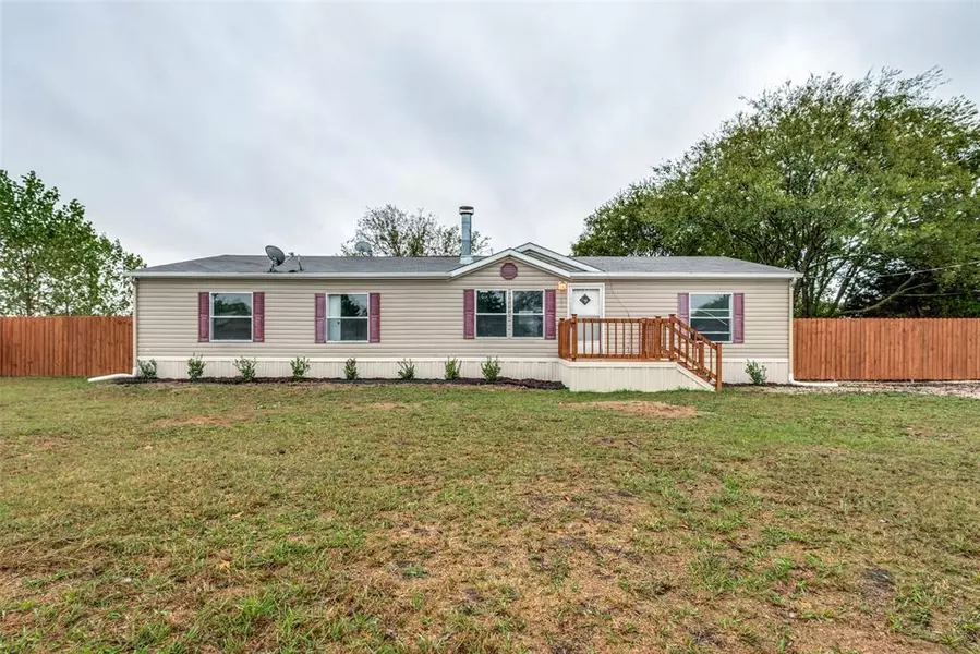 350 Chapel Hill Lane, Waxahachie, TX 75165