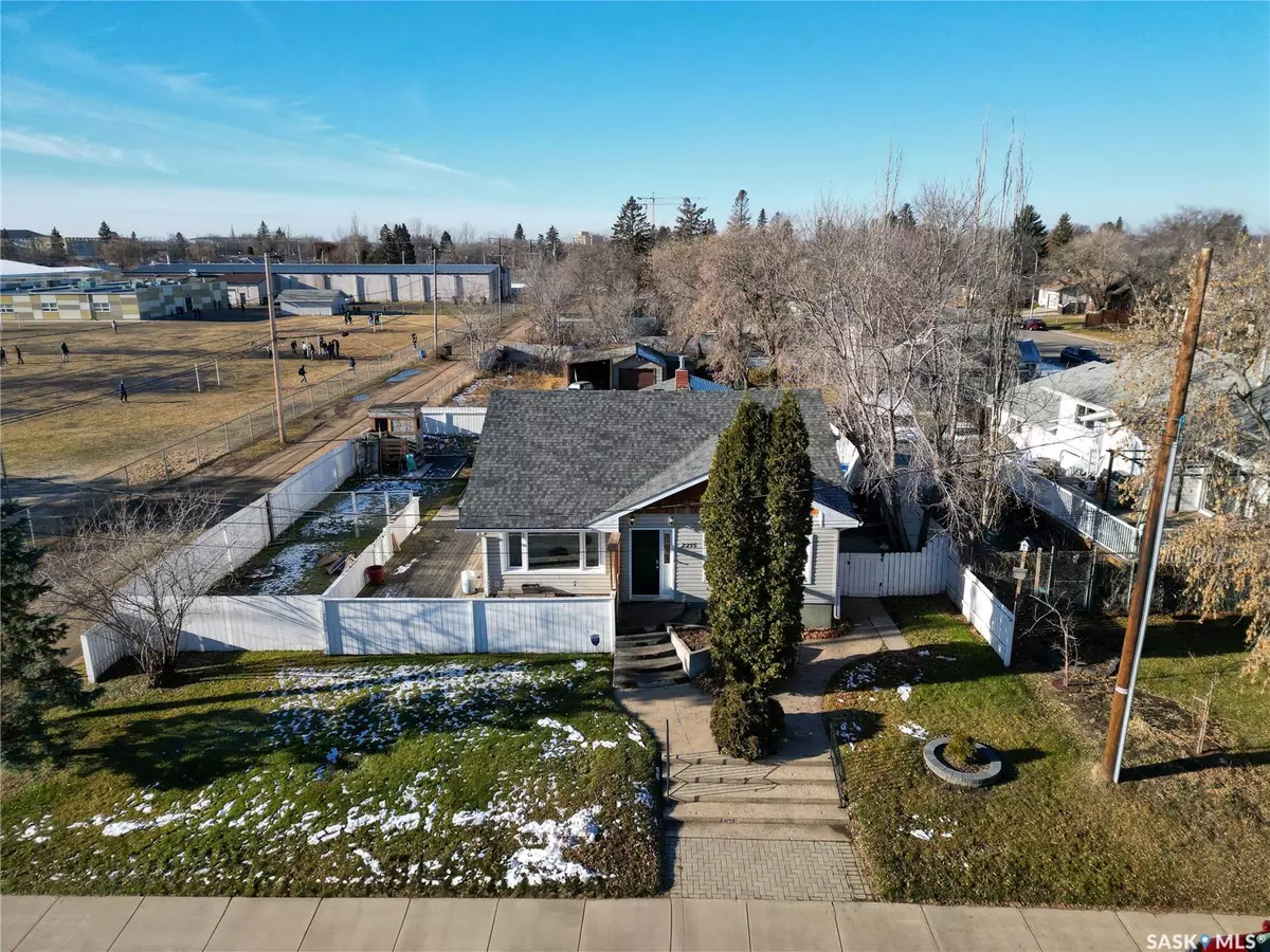 Prince Albert, SK S6V 5J3,2215 5th AVENUE W