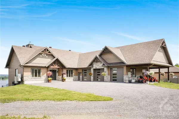 3815 OLD HIGHWAY 17 RD, Rockland, ON K4K 1W2
