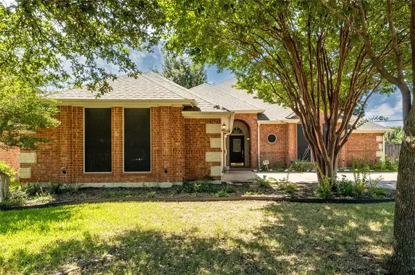 1106 Brook Arbor Drive, Mansfield, TX 76063